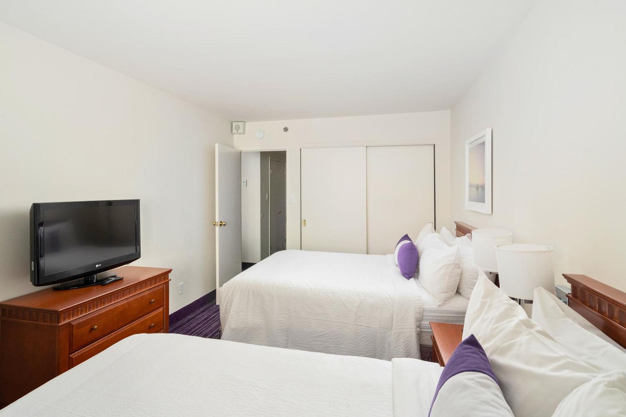 Hotel 2170 Lincoln Downtown Montreal Room photo
